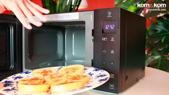 Haciendo patatas asadas el el microondas Smart Inverter de LG